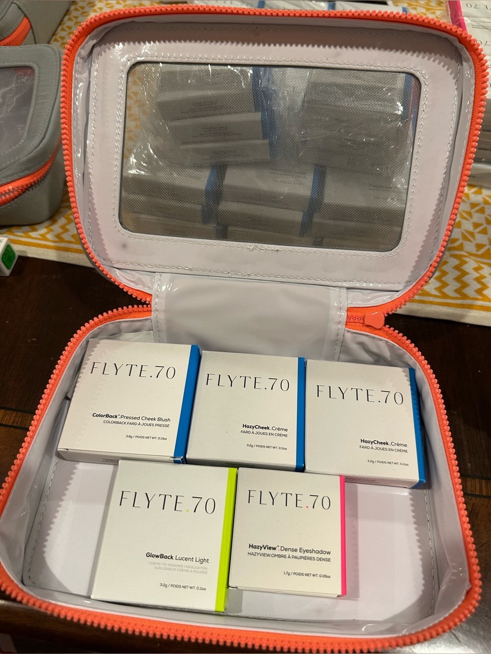 Flyte 70 6 Pc Set w/3 Blush, Highlighter, EyeShadow & Cosmetic Case NEW in Boxes - Picture 2 of 11